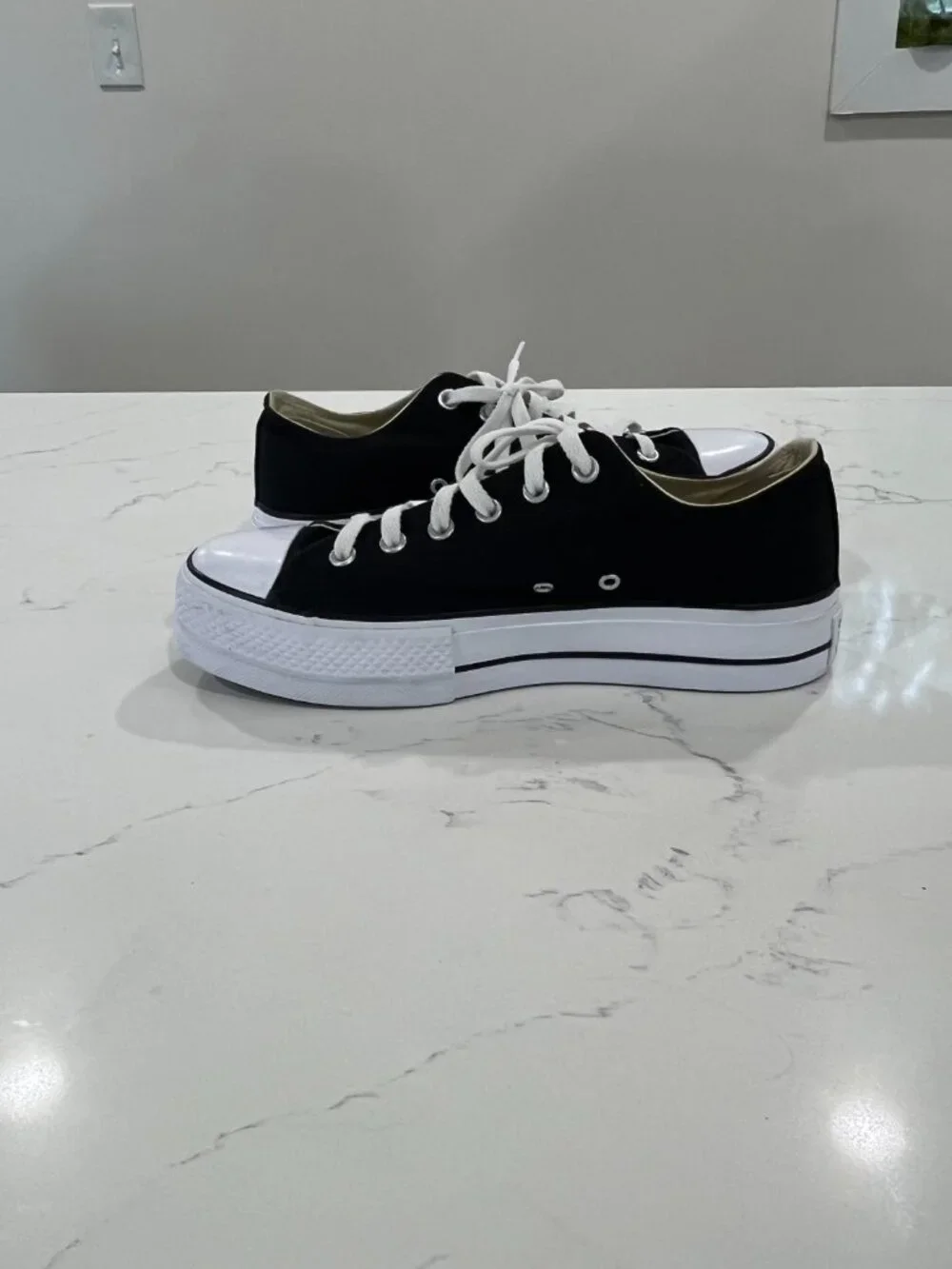 Converse Women's Chuck Taylor All Star Lift Platform Sneaker Size 9.5